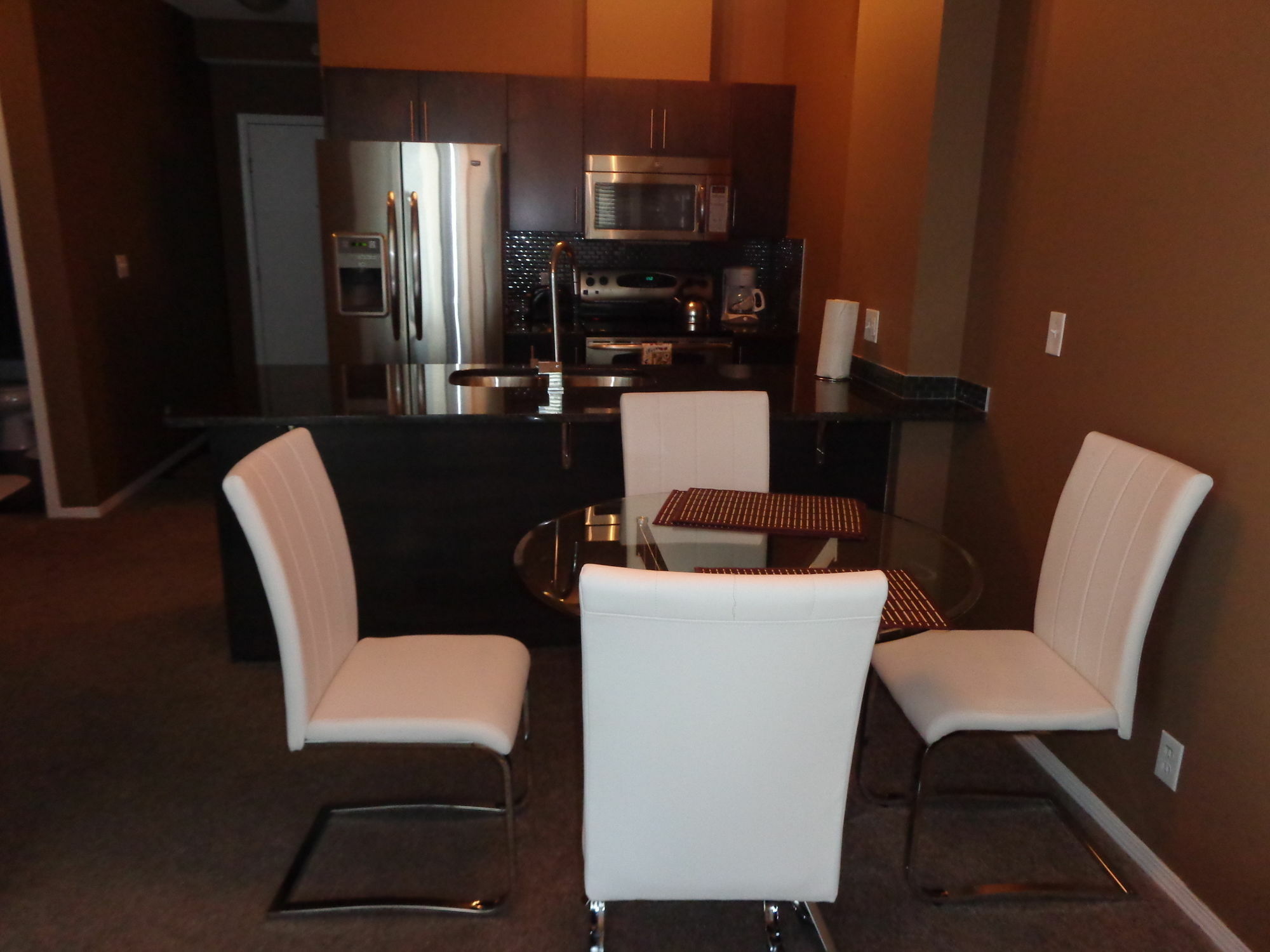 Regal Suites YYC Exterior foto